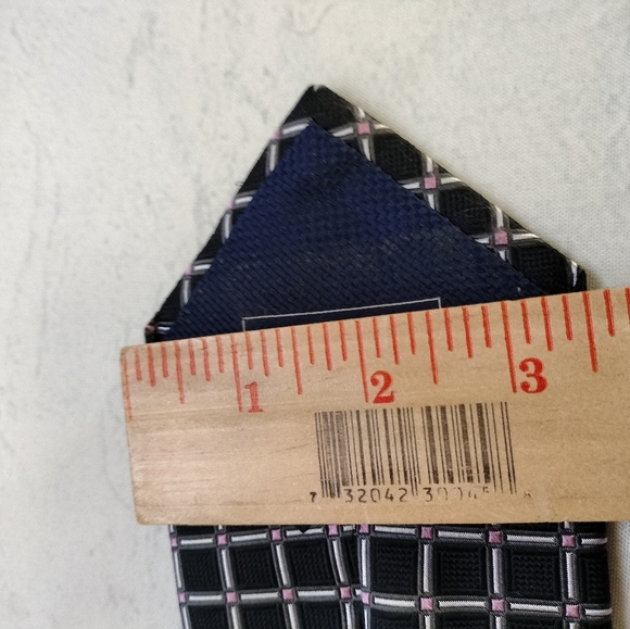 Daniel Cremieux Tie Mens Hand Made USA 100% Silk Geometric Black w/ Pink Long - Picture 8 of 10